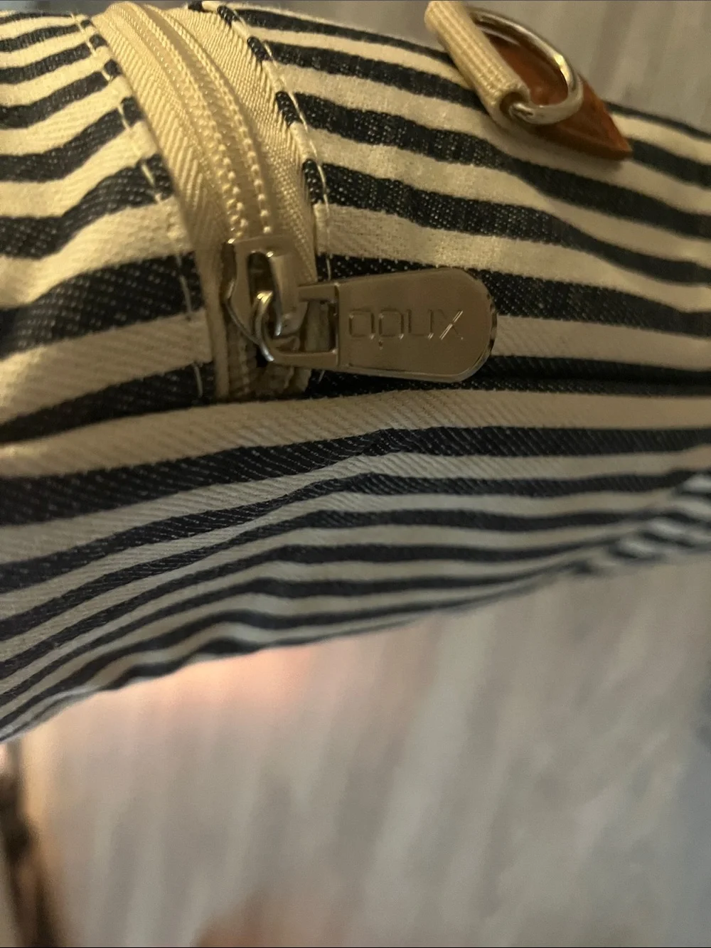 Opux Black & White Striped Insulated Bottle Carrier Bag